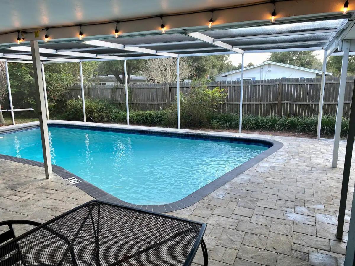 Spacious 5 Bedrooms 3 Bathrooms Family-Friendly Home With Heated Salt Pool Clearwater Buitenkant foto